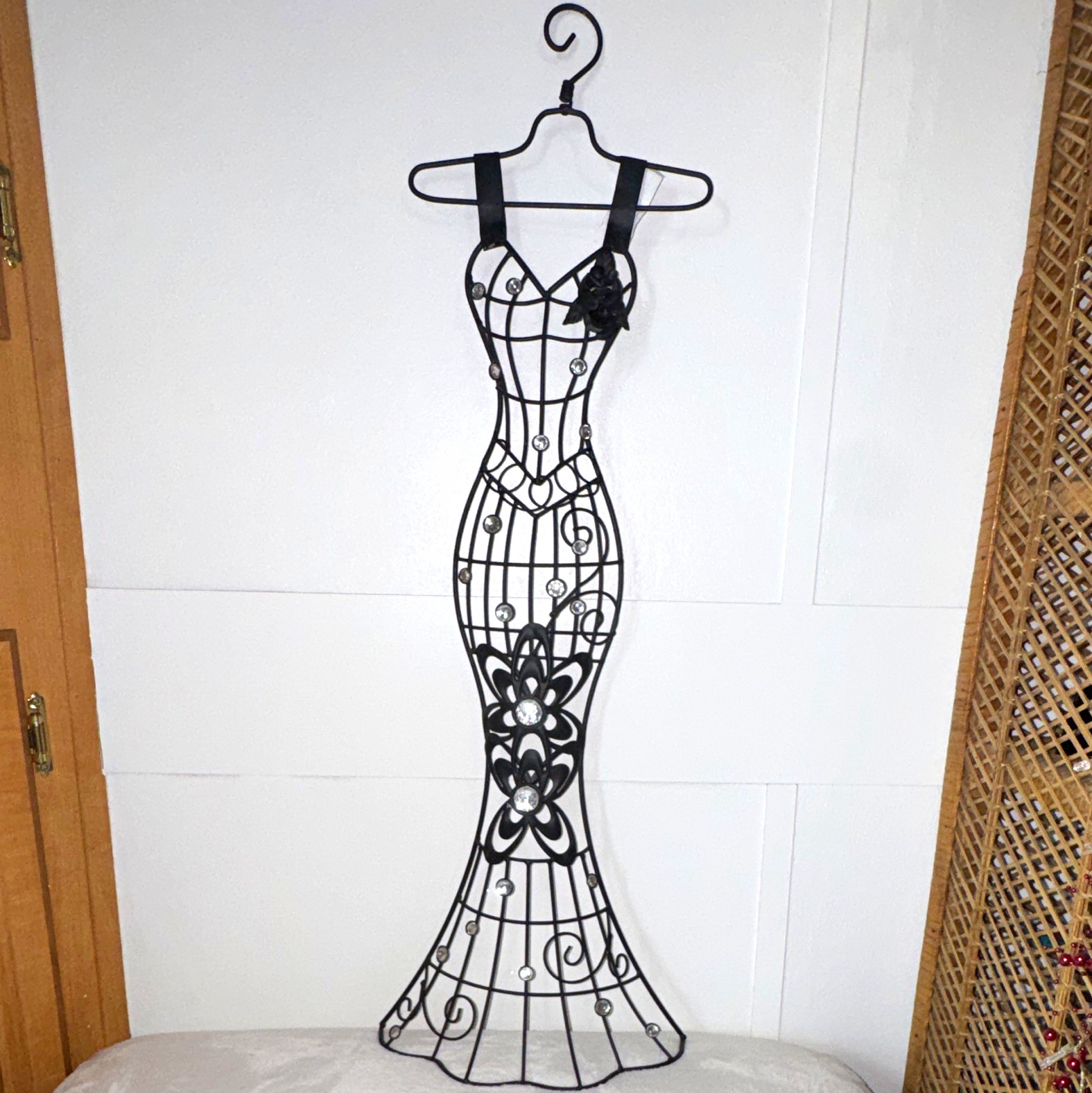 Black Metal Dress Form Jewelry Stand Freestanding Hanging Holds 25+ Pieces