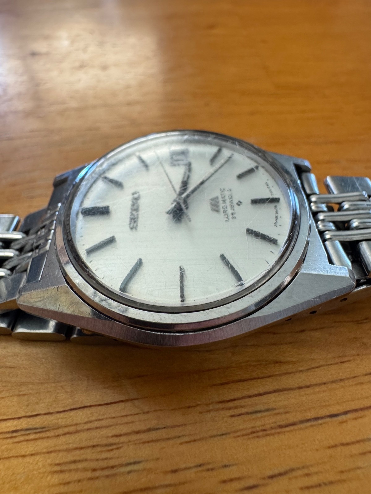 VINTAGE SEIKO LORD MATIC 5605-7020 – CREAM BRUSHED DIAL – BEADS OF RICE BAND