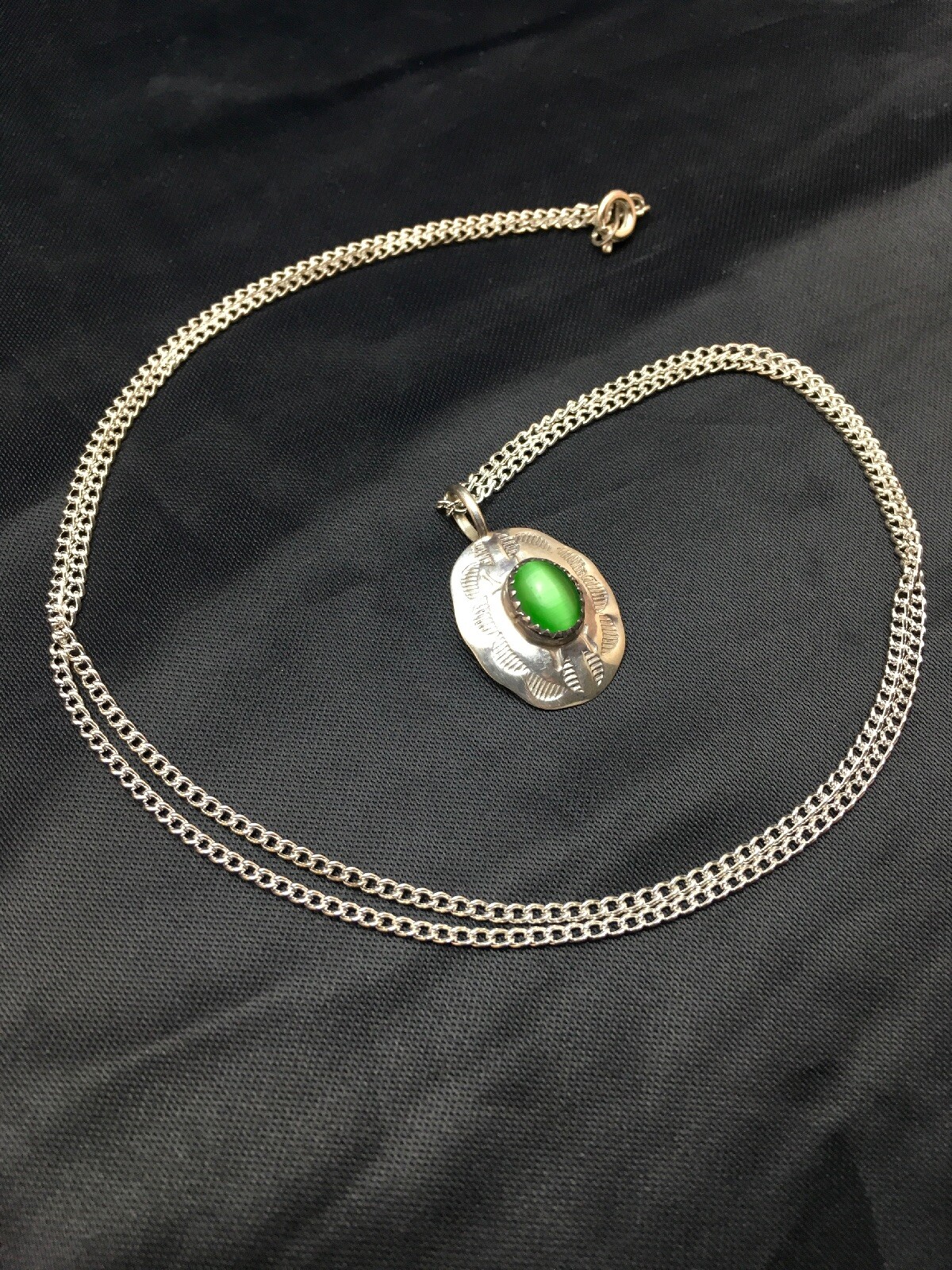 Native American Green Stone Pendant Navajo Sterling Silver Necklace 8956