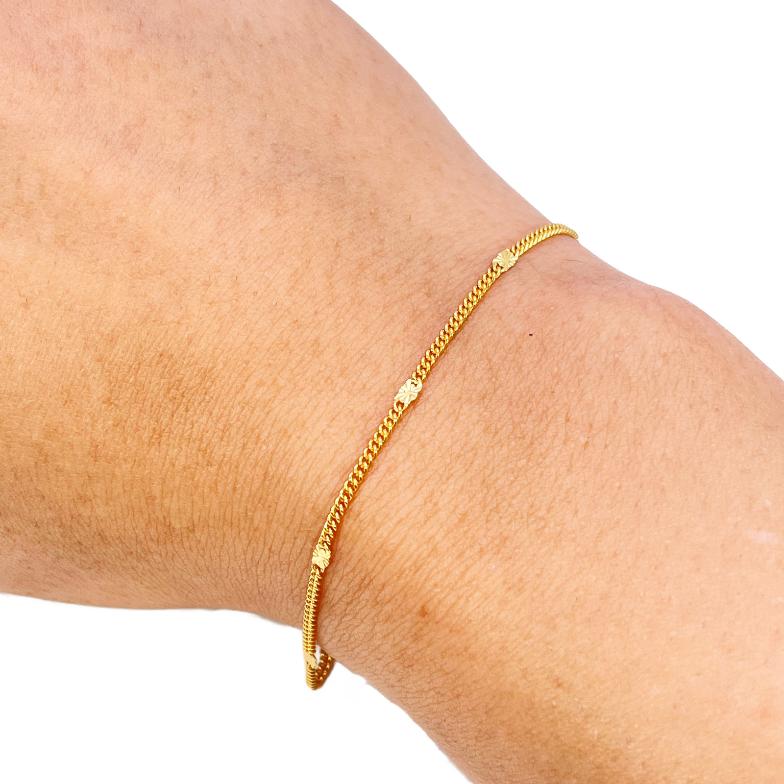 22ct Yellow Gold Curb Chain Bracelet with Diamond Cut Detail Links 7 Inches