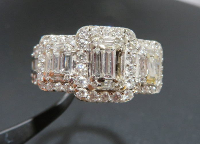 14K WG EMERALD CUT & ROUND CLUSTER ENGAGEMENT RING 1.00 tcw SZ 8.5 7.84g(G133479