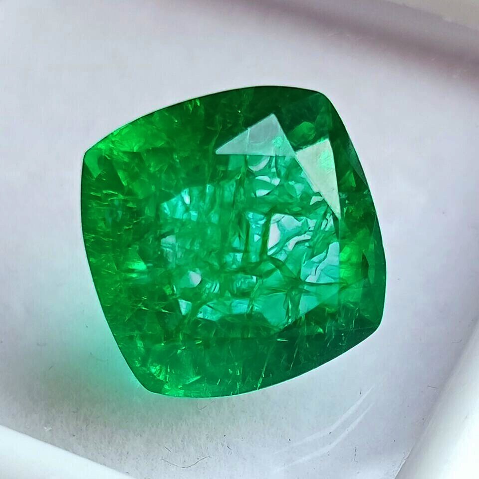 Flawless Natural 9.55 Ct Colombian Green Emerald Certified Cushion Cut Gemstone