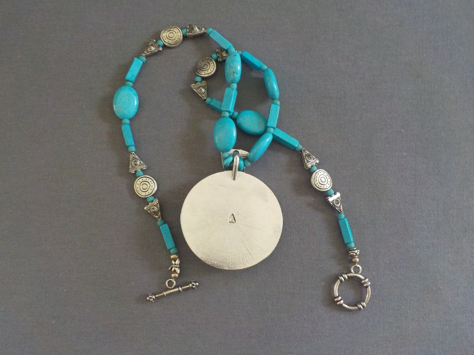 Faux Turquoise Pendant Necklace Round Silver Tone Metal 20″ Long Oval Dyed Stone