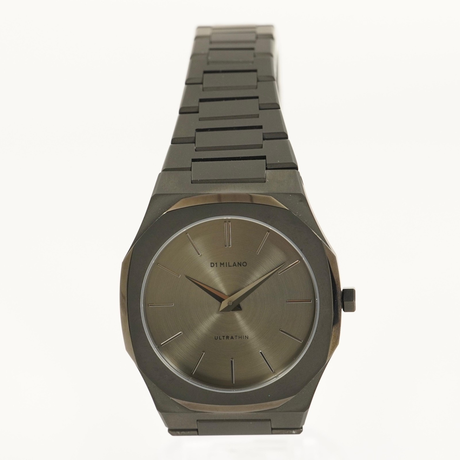 D1 Milano Antracite Ultra Thin Bracelet Watch 40mm – D1-UTBJ22