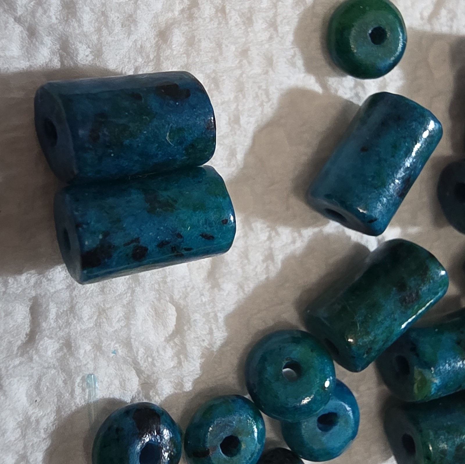 Smooth Stone Tube Rondelle Beads Lot Center-Drilled Blue Green 16 Diferentes
