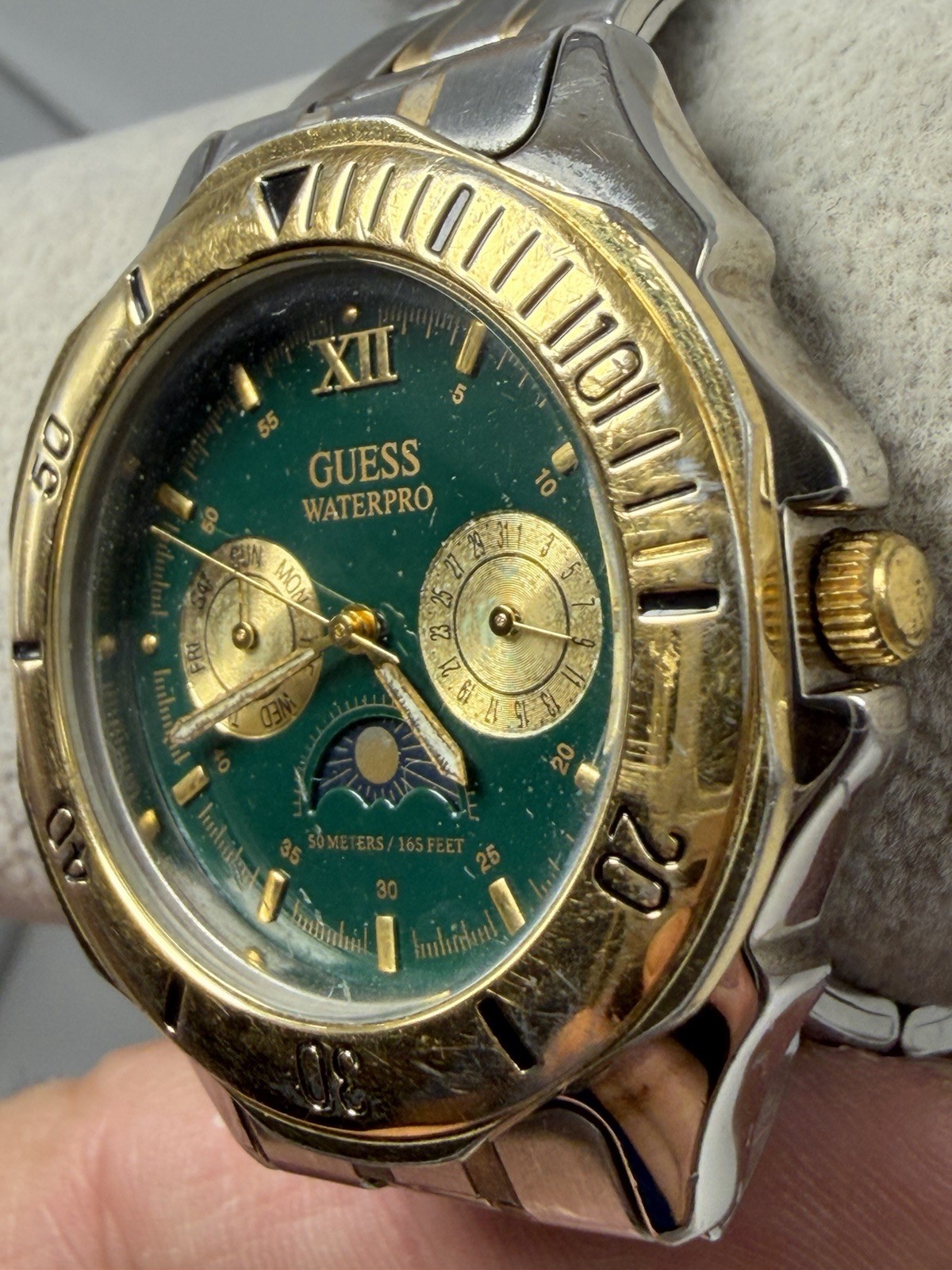 Guess Waterpro Mens Watch Green Dial Moon Phase New Battery 38MM 7.25″