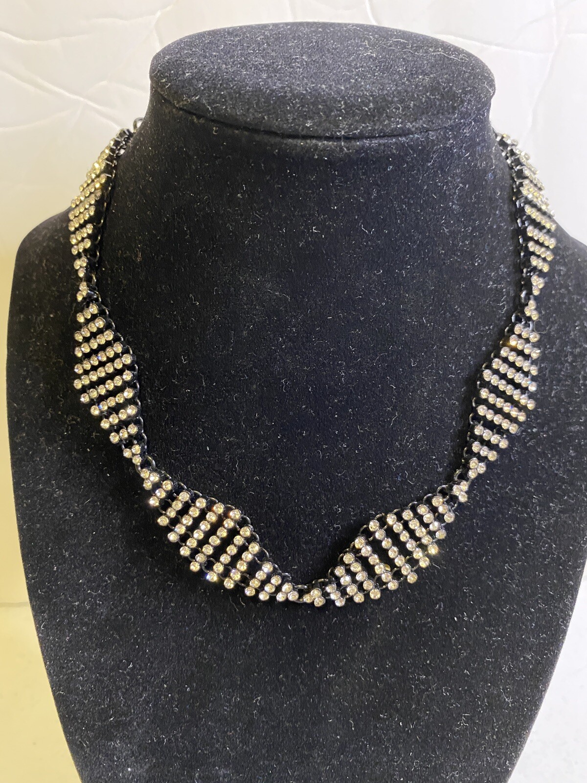 ZARA necklace diamond shape pattern rhinestone 15.5”