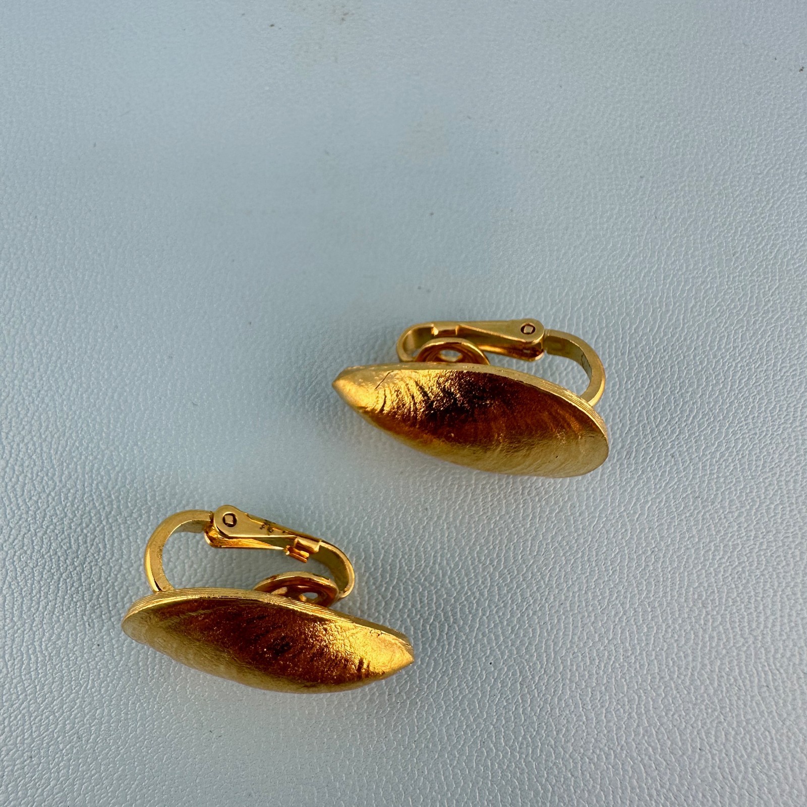 Vintage Crown Trifari Mussel Shell Clip On Earrings Brushed Satin Gold Tone RARE