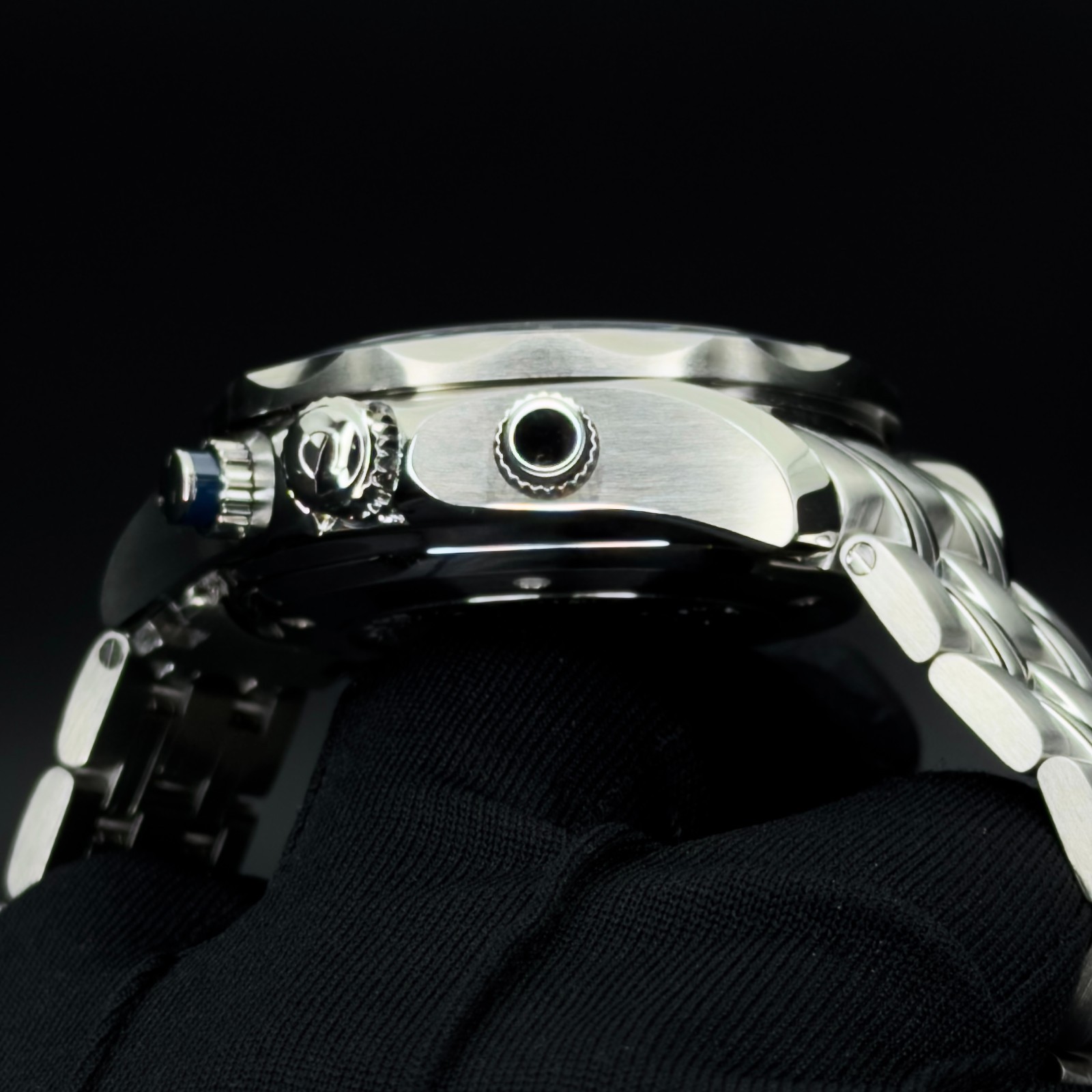 2023 Omega Seamaster Diver 300 M Chrono 44mm 212.30.44.50.03.001 B+P Excellent