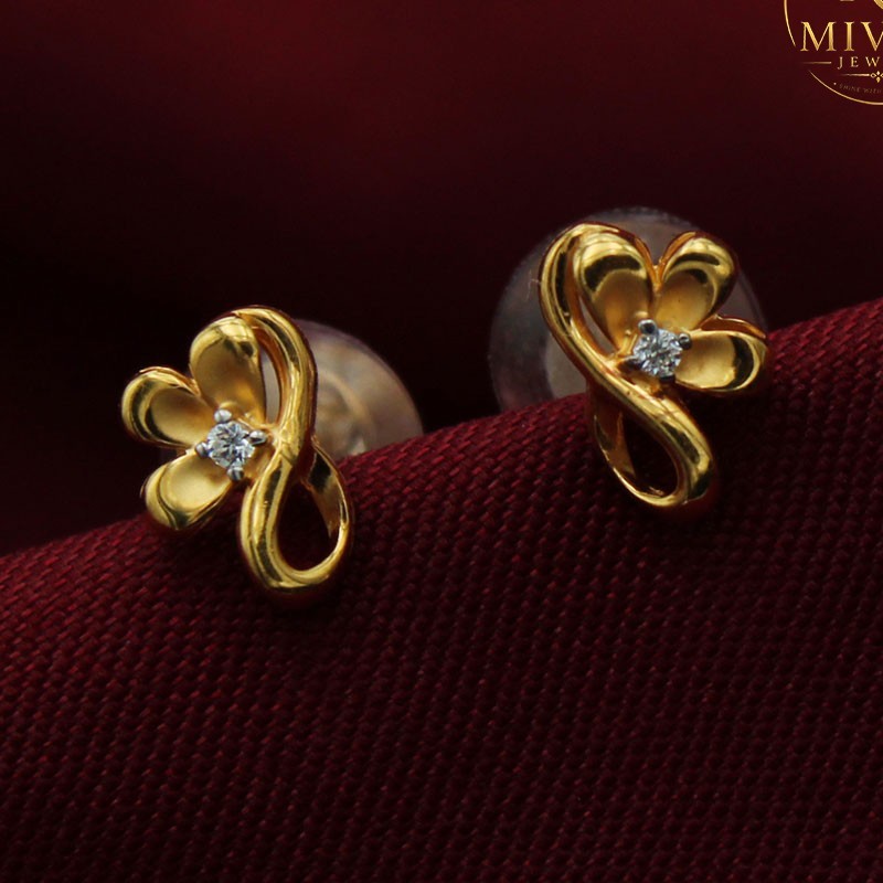 BIS 916 Gold Dangling Party Wear Earrings 9x7mm Lightweight Luxury