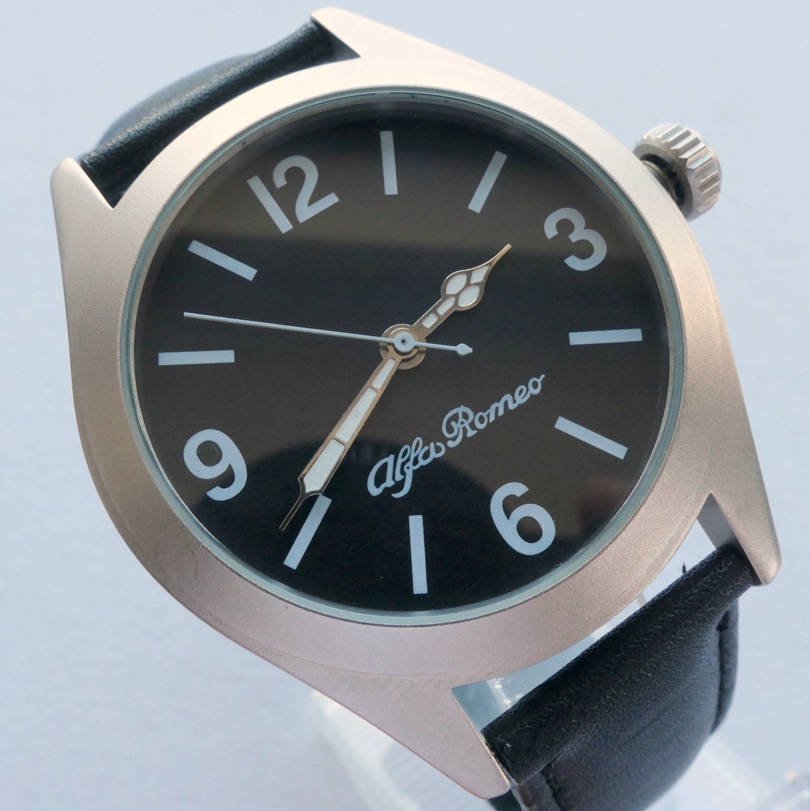 Alfa Romeo Spider Coupe Classic Driver Pilot Racing Sport Car Accessory Watch
