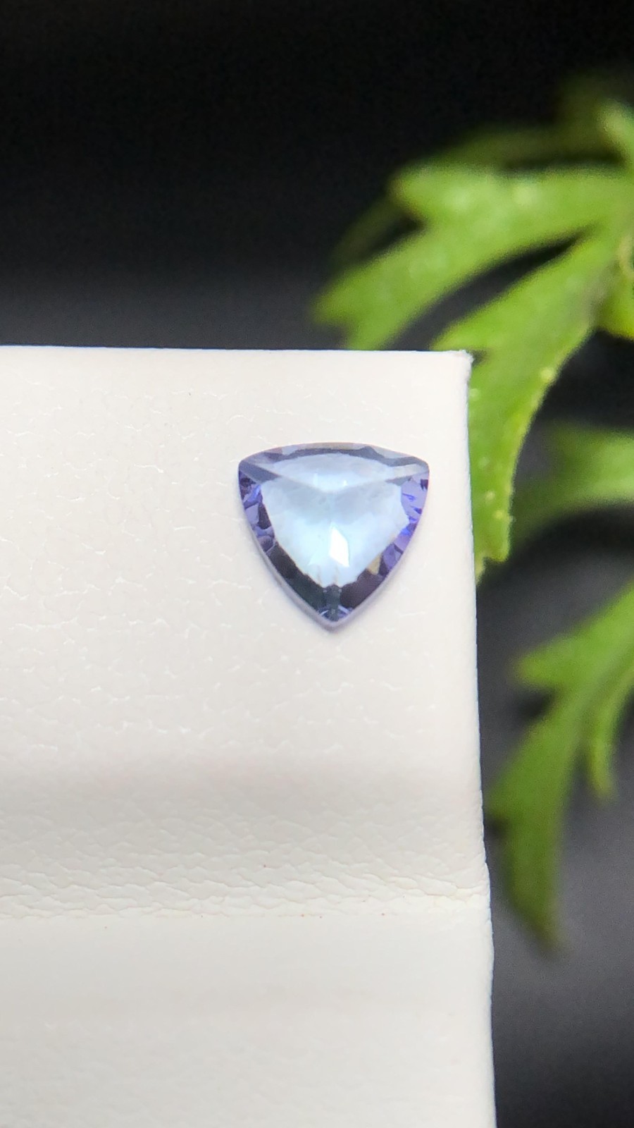 Natural Blue Purple Color Tanzanite Trillion Cut, 6 MM 0,75 ct Loose Gemstone