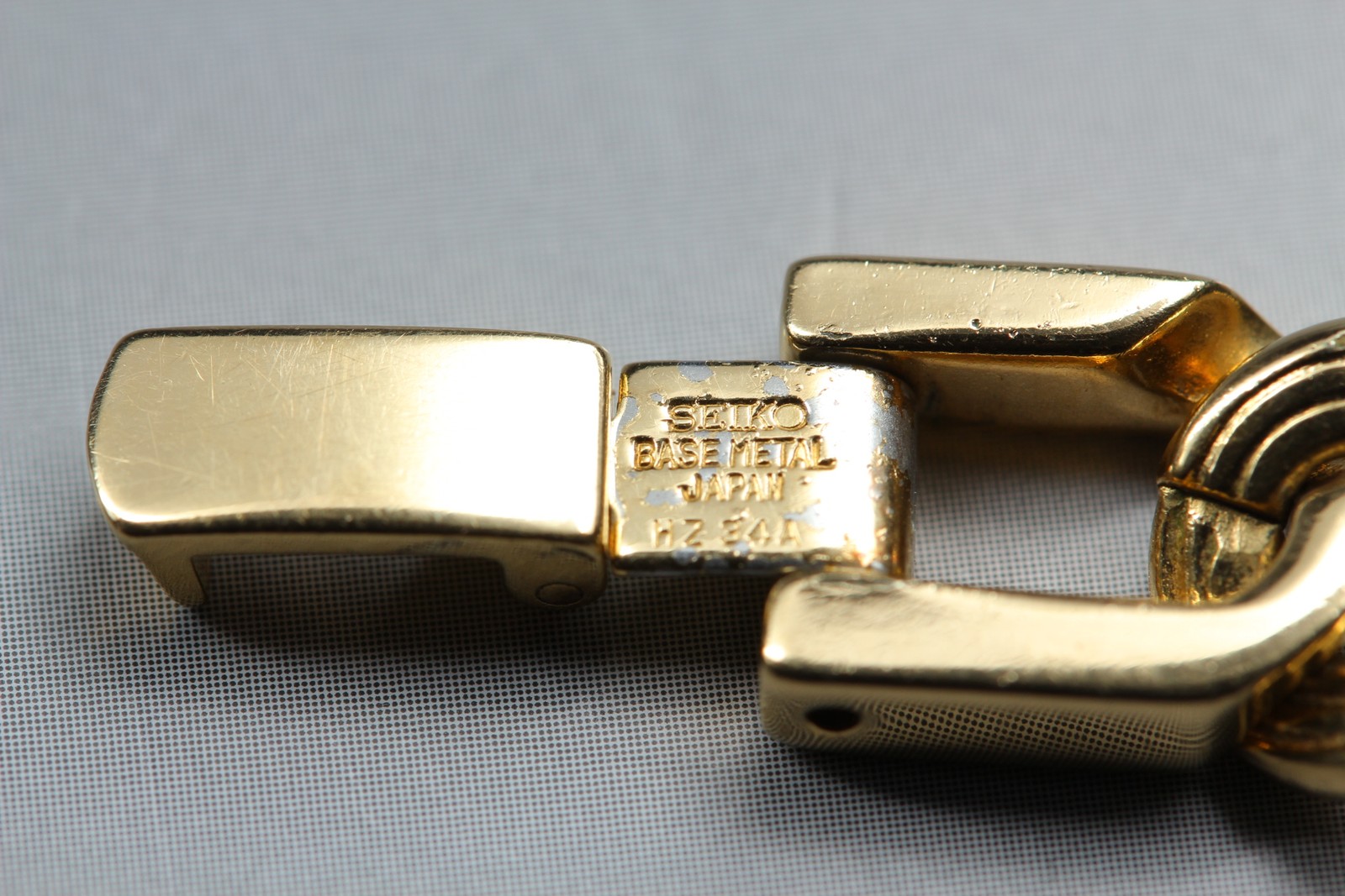 Vintage 1986 Seiko Tisse 2C21-5510 Gold Oval SGP Ladies Watch From JAPAN