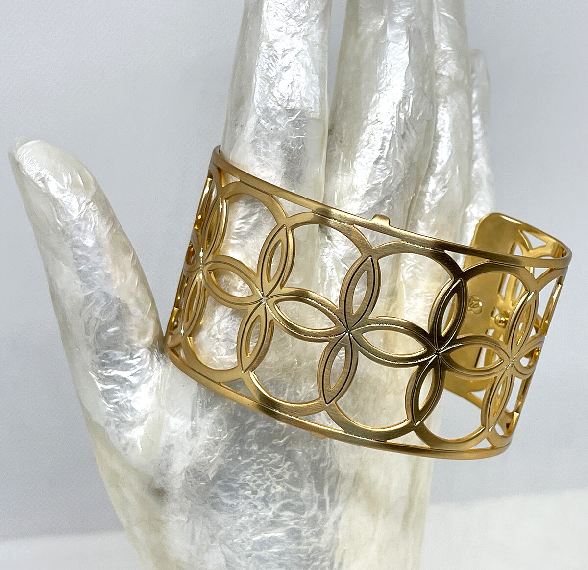 Brighton Christo NYC Wide Goldtone Cuff Bracelet with Circle Pattern No Inserts