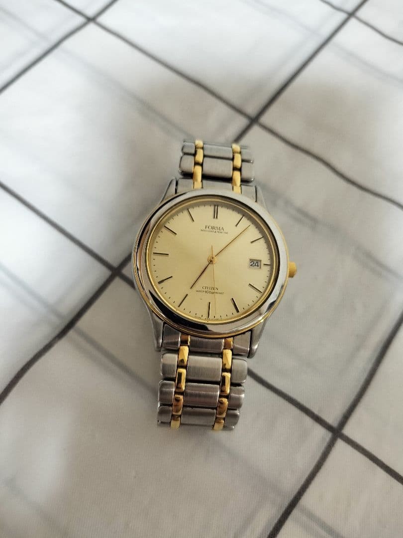 Mint condition CITIZEN FORMA 4761 quartz wristwatch, fully functional, made in J