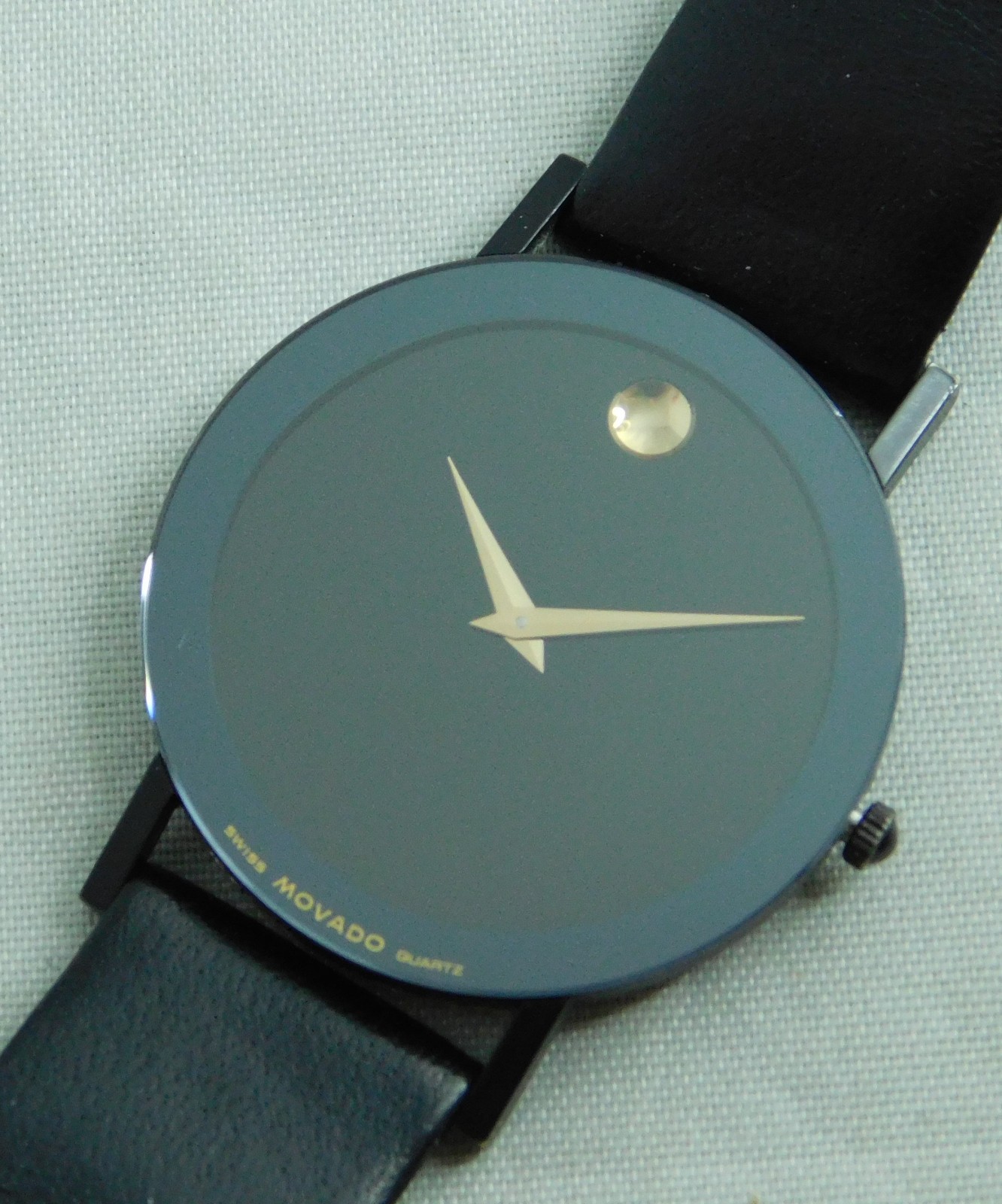 Movado Museum Ultra-Thin 87.40.882N Borderless Sapphire Crystal Mens Watch 31mm