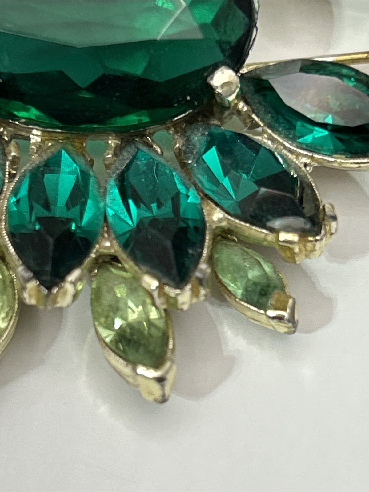 Vintage Designer Signed Pell Emerald Green Prong Set Pave and Rhinestone Brooch