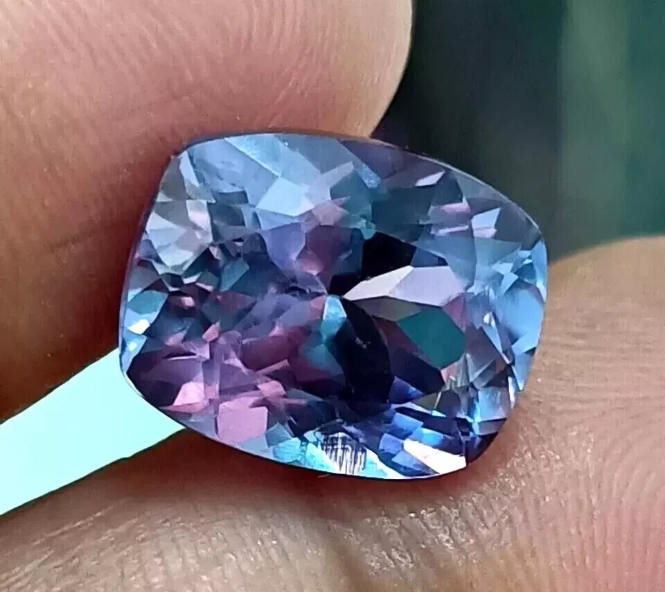 NATURAL 6.5 Ct+ Loose Montana Bi-Color Change Sapphire Cushion Cut GEMSTONE