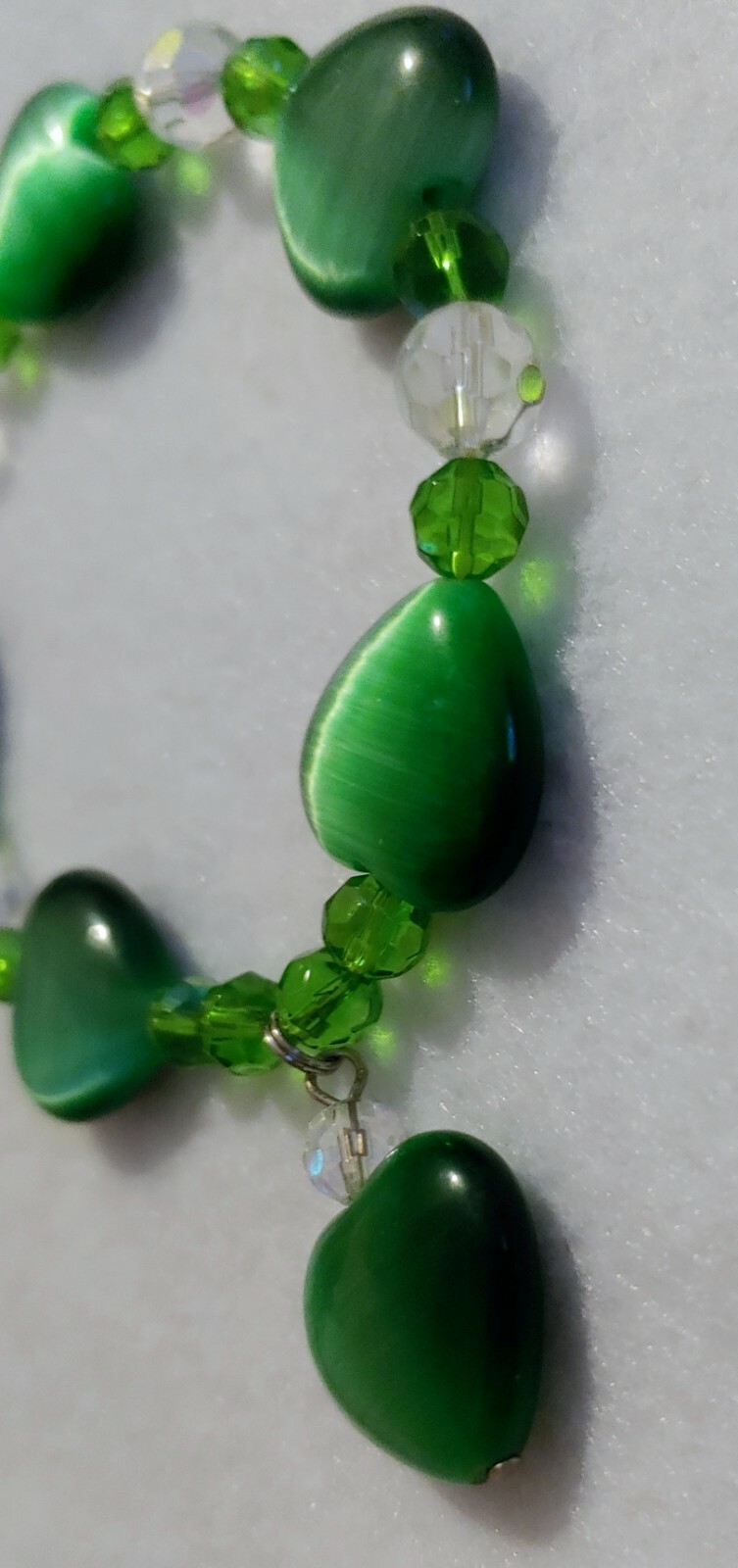 Bracelet Glass Heart & Dangle Beads – 2 in Inside Dia ( 5/8 in HEART ) GREEN