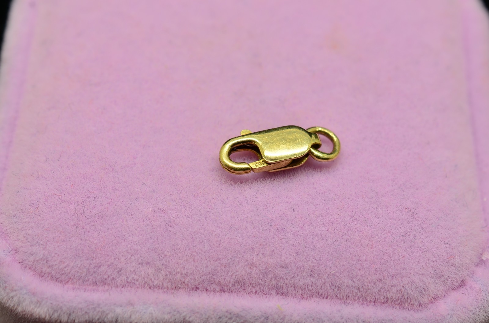 14K Yellow Gold Lobster Claw Clasp 9.9mm x 3.7mm 0.5g