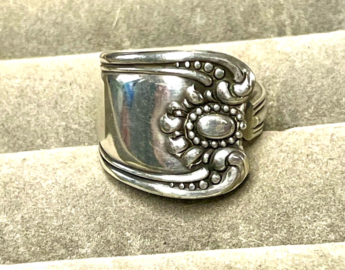 MCM British Ward Brothers Sterling Silver Floral Wrap Spoon Ring B484
