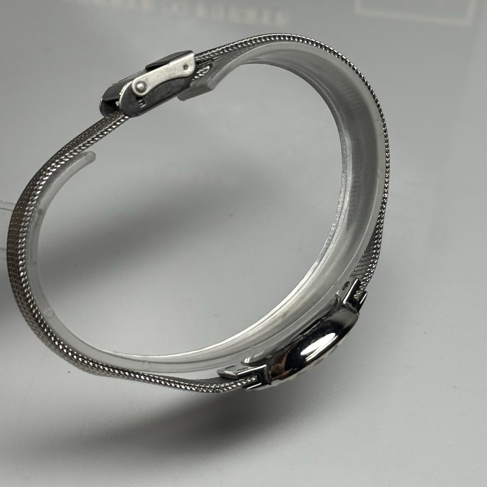 Skagen Womens Watch Two Tone Bracelet Faceted Mineral Crystal Excellent Conditio