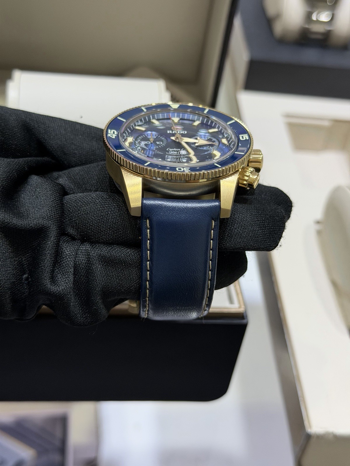 New Rado Men’s Captain Cook Automatic Watch – Stylish Blue Timepiece R32146208