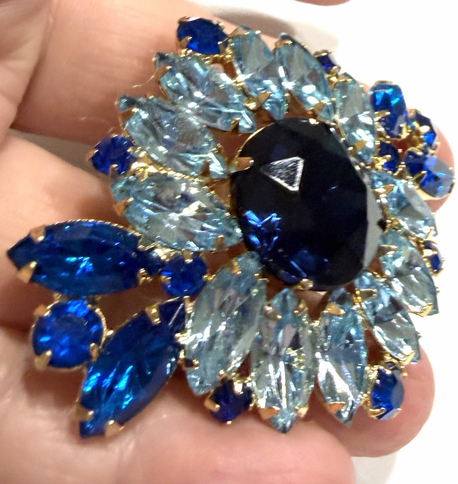 Stunning Brooch Pin Clip Earring Set 2 Toned Blue Rhinestones True Beauty