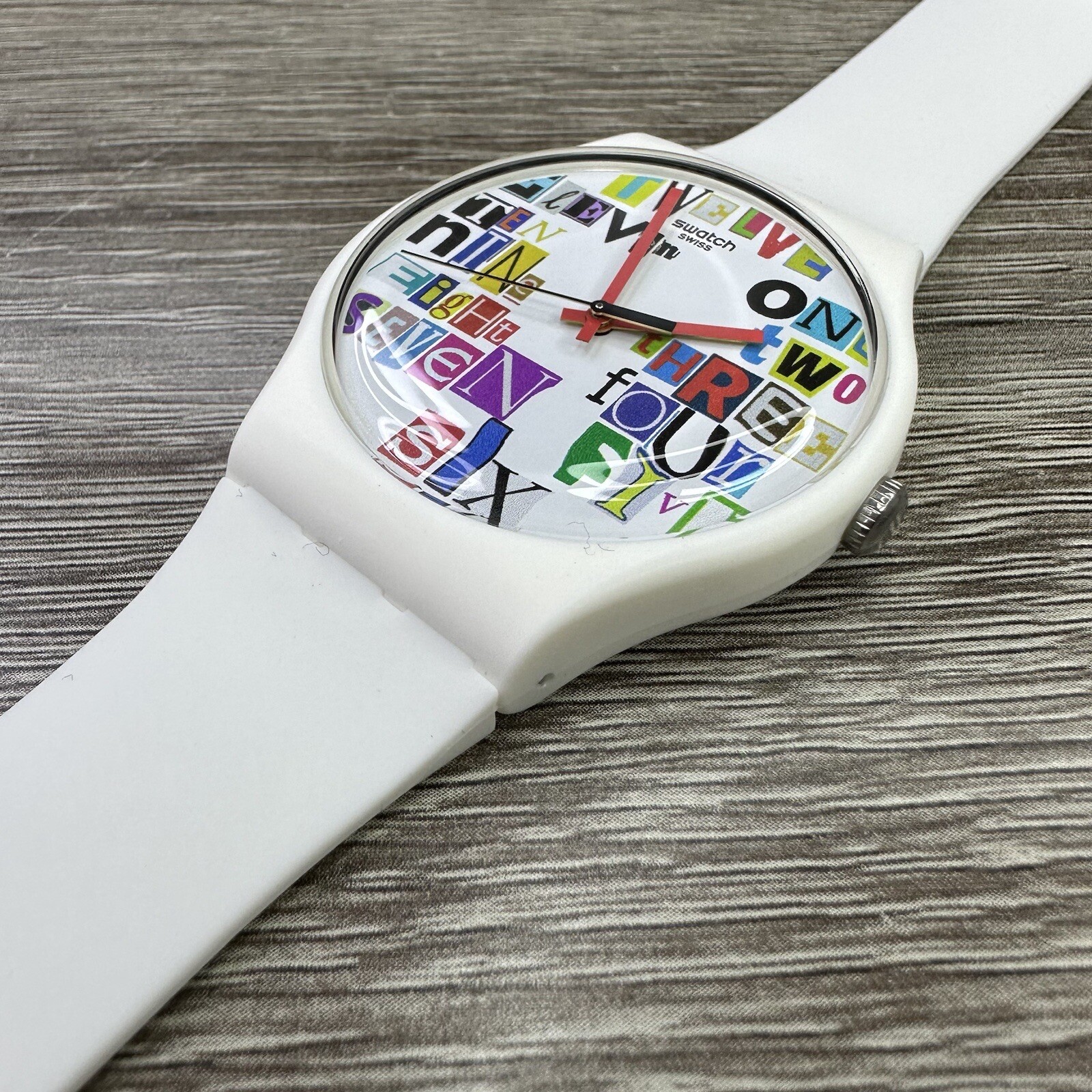 NEW✅LIMITED EDITION✅ Swatch MULTI COLLAGE White Fun 41mm Watch SUOW132