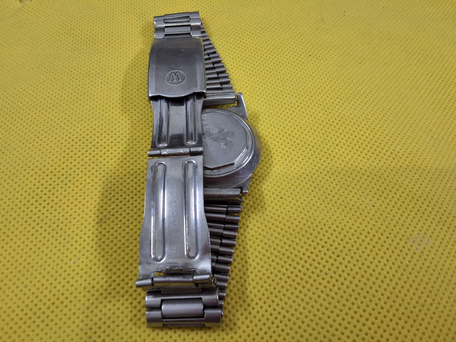 Vintage West End Sowar Prima Manual Wind Wrist Watch 32mm Swiss Made.