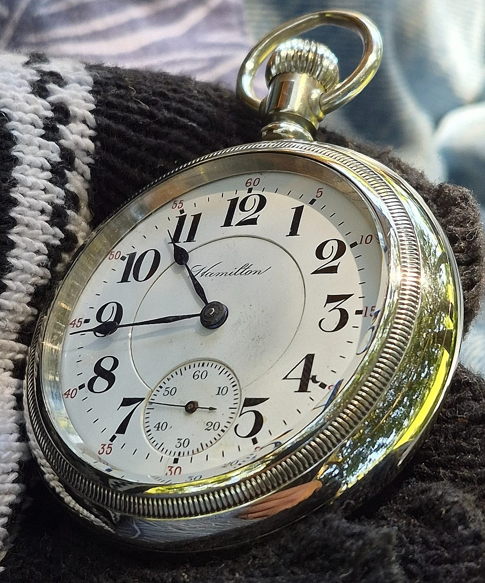 1903 Hamilton 940 21Jewel 18s Scarce Railroad Watch. Display back ~ Serviced!
