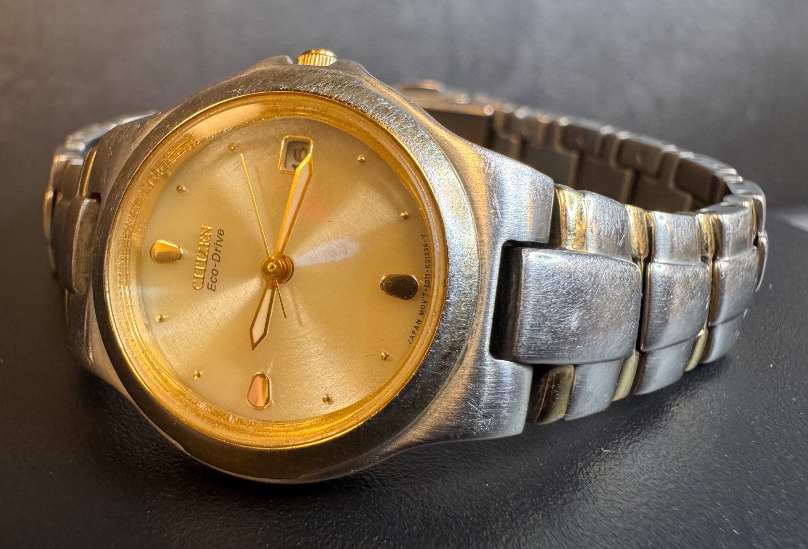 Citizen Eco-Drive Watch VTG E011-K16784 Two-Tone Stainless Steel Bracelet Unisex