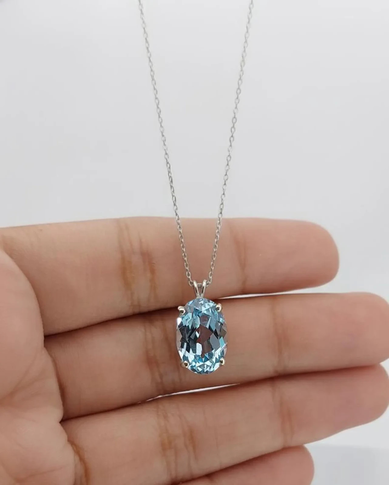 Oval Cut 20 Ct Natural Santa Maria Blue Aquamarine Pendant -925 Solid Silver