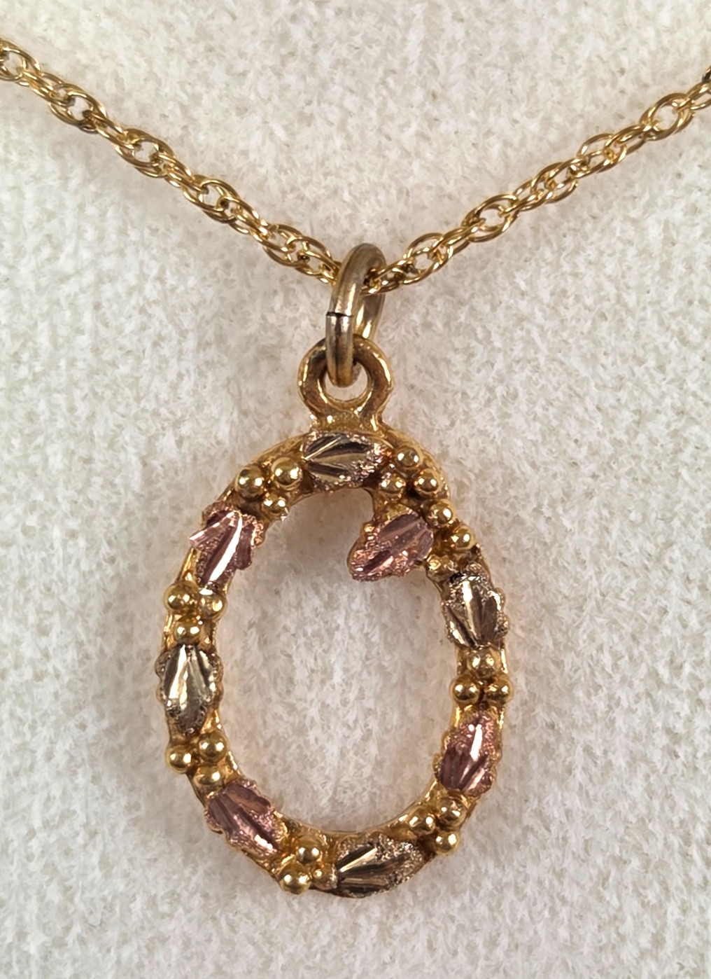 Landstrom’s 10K Black Hills Gold “O” Initial Necklace – NIB, Pre-1991 (NO1)
