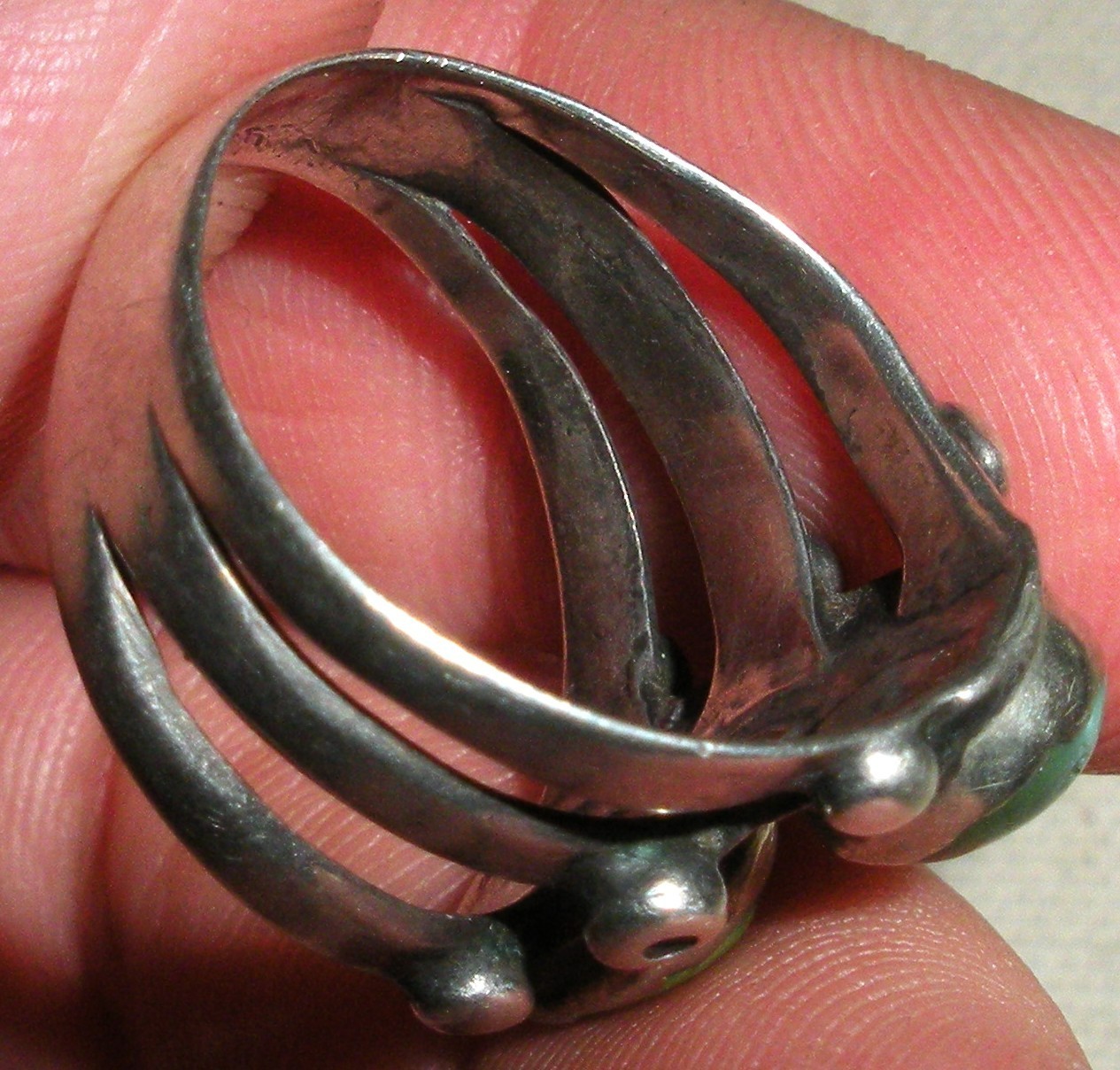 ANTIQUE EARLY NAVAJO TURQUOISE & SILVER RING SIZE 7 1/4 GREAT WEAR! vafo