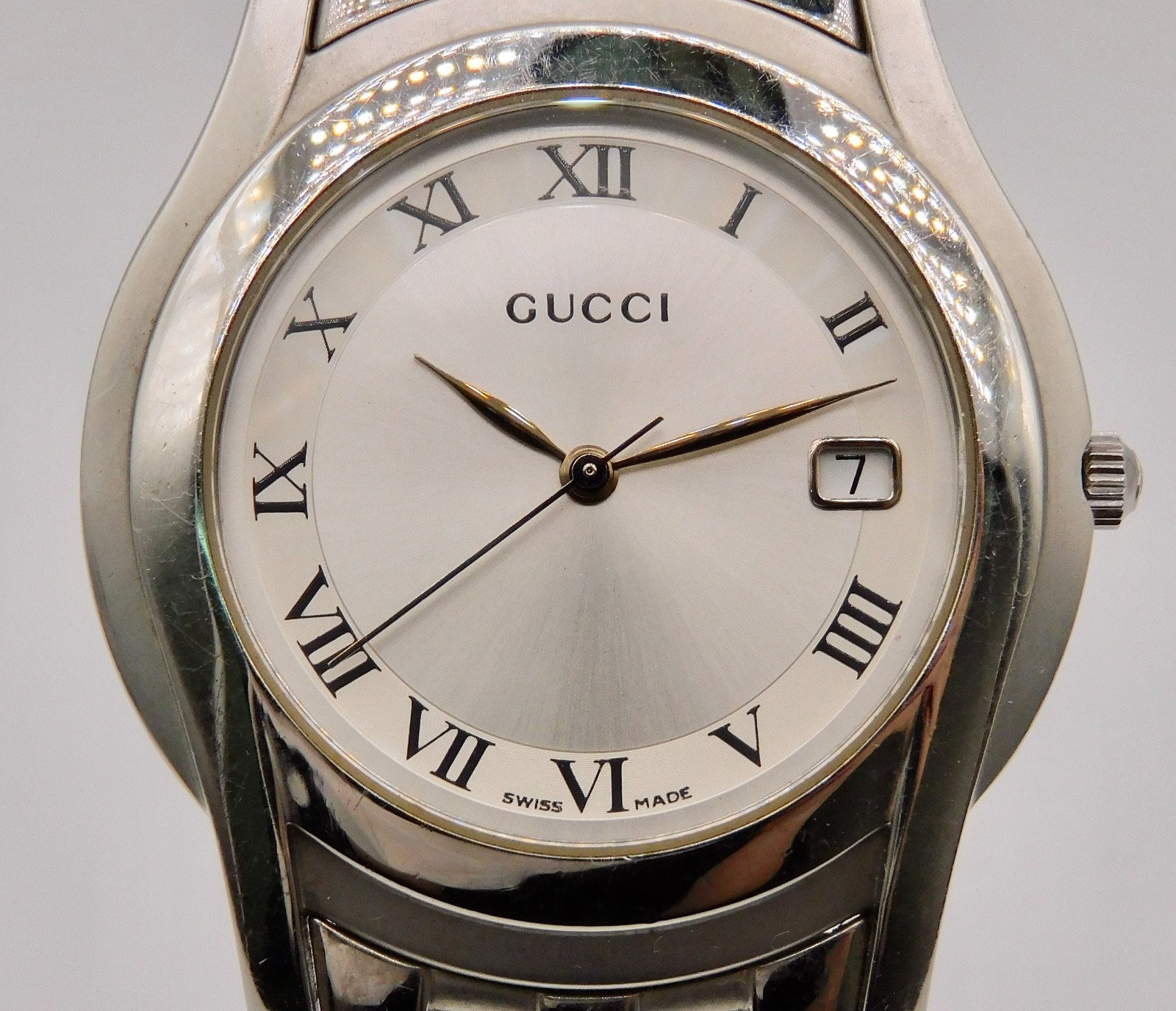 GUCCI 5500M White Roman Dial Quartz Men’s Watch Date Swiss Made