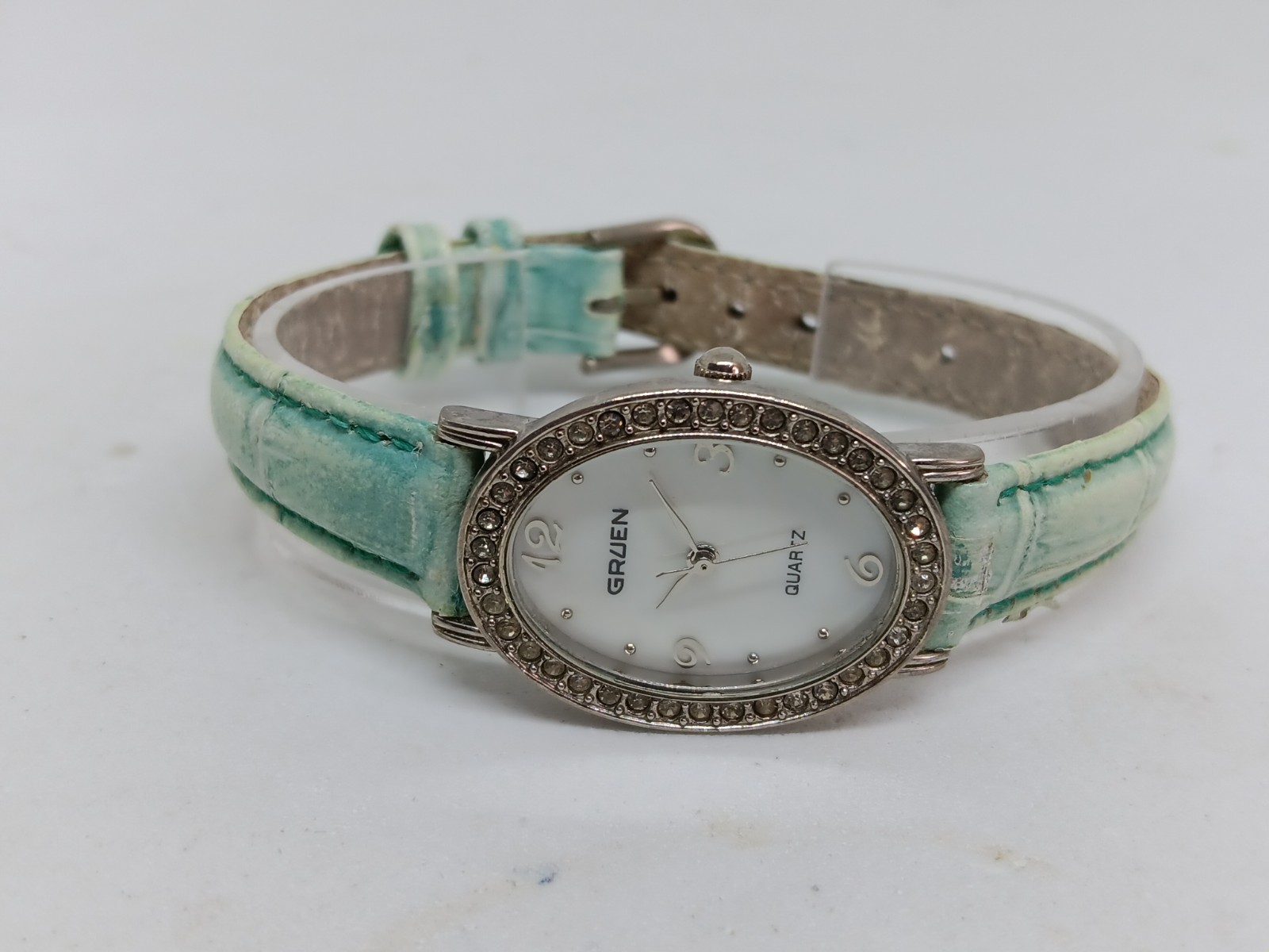 Gruen GR9737LS-H02 Women’s 24mm x 30mm Oval Dial Japanese Quartz Watch NEW BATT