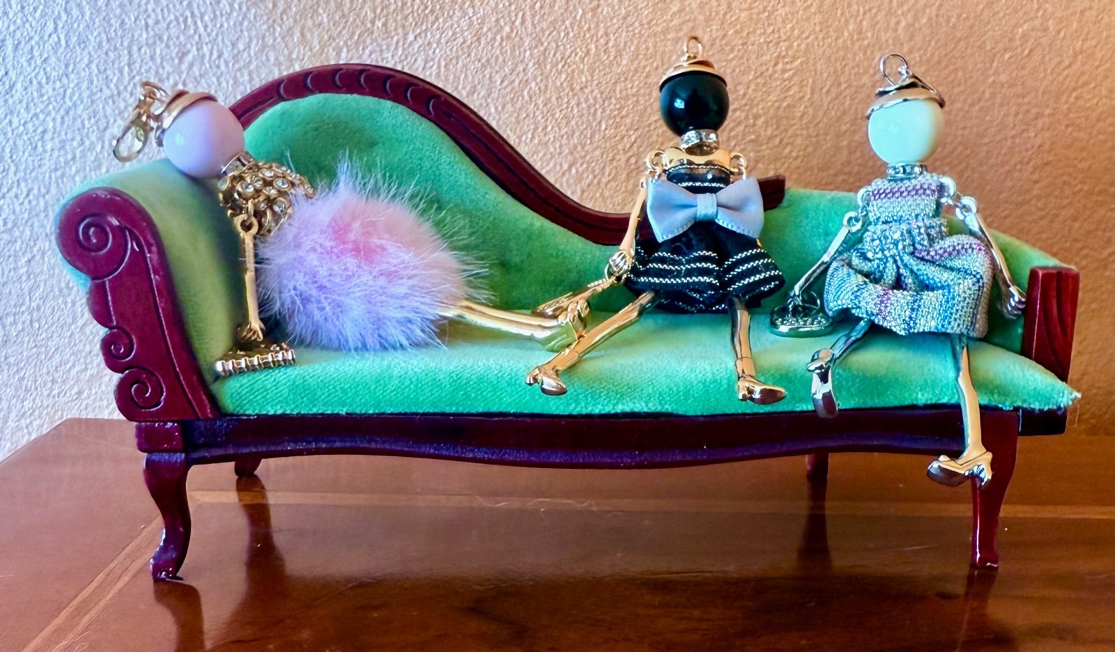Bead People Necklace DUSTY ROSE PINK FUR Dress w/ Gold Purse Movable Arms & Legs