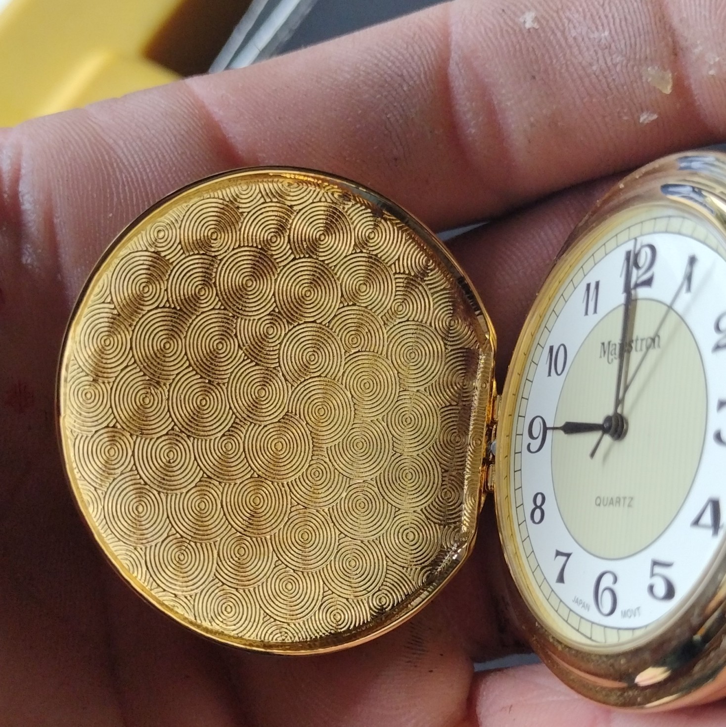 Majestron Quartz Full Hunter Pocket Watch Eagle USA Flag Gold Tone w/ Chain