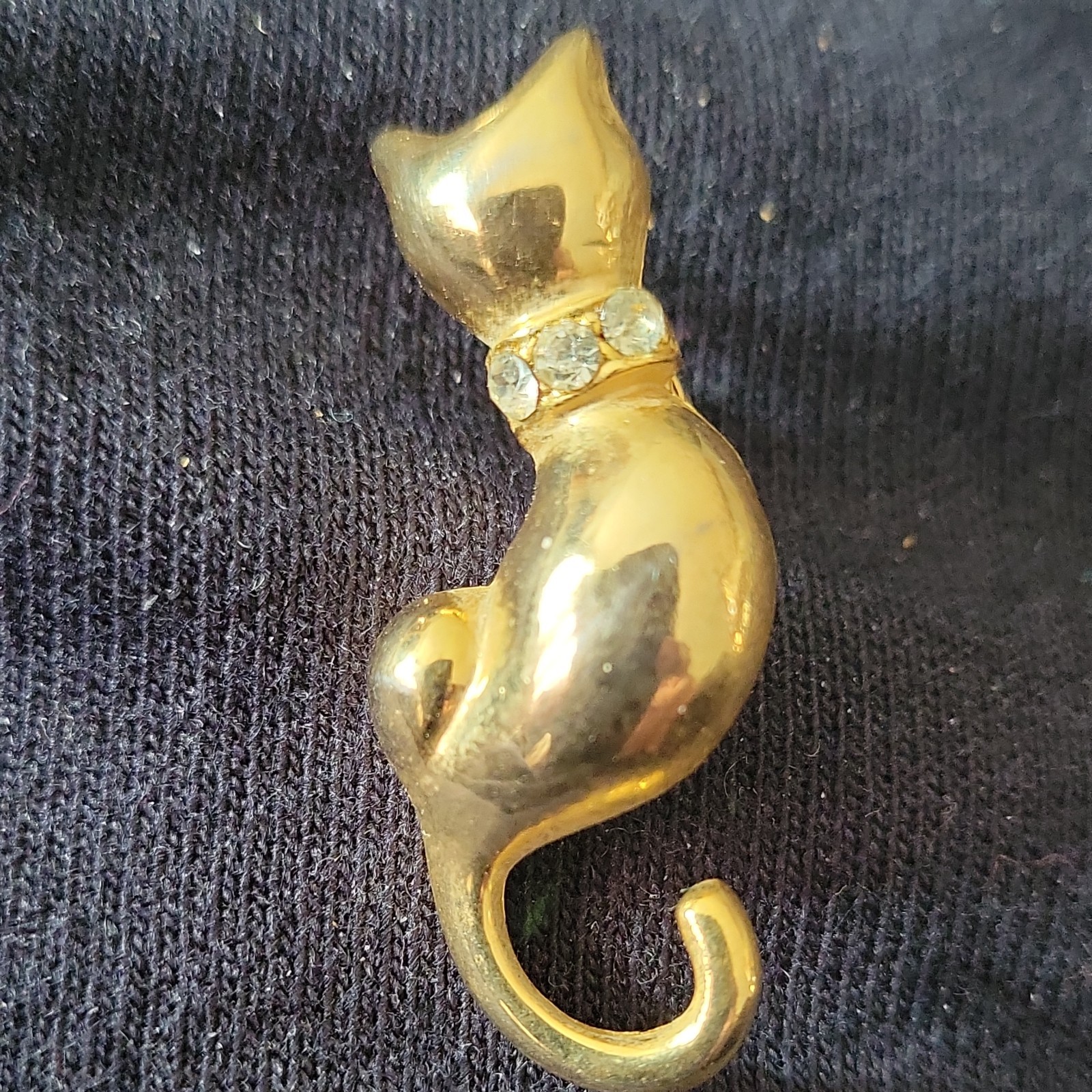 VTG MCM Cat Pin Crystal Collar 1.3” L Bright Gold Plated Clear Stones Lapel Tac