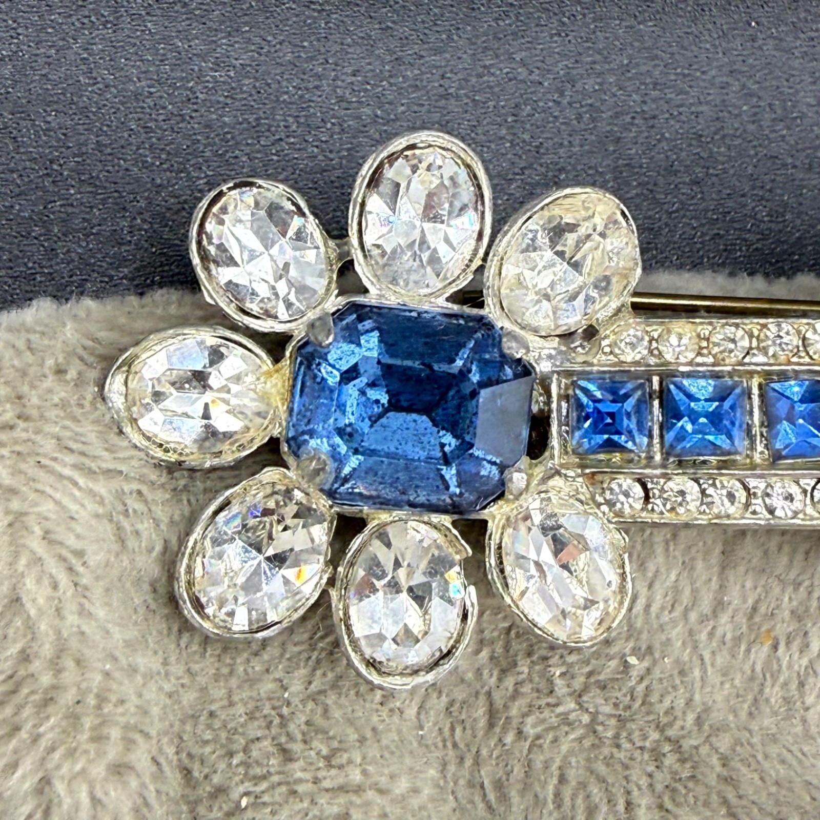Vintage Art Deco Rhinestone Brooch Blue Silver Tone