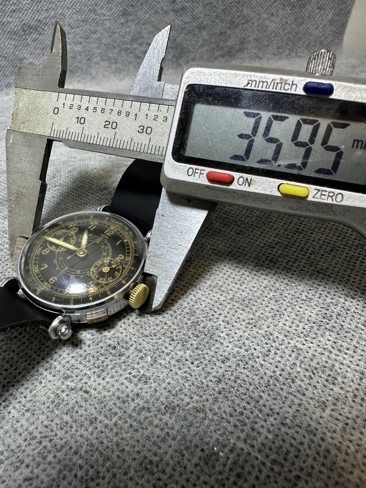 RARE MILITARY WW2 CHRONOGRAPH WATCH – DOGMA – 1939-1944. Landeron 52