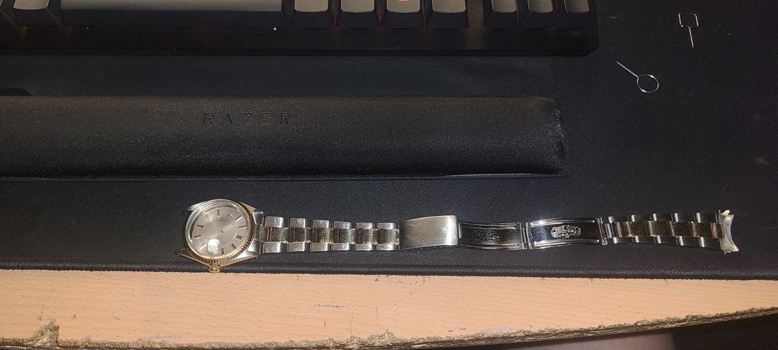 Rolex Oyster Perpetual Date Silver Dial Non-Numeric Hour Marks Metal 15000