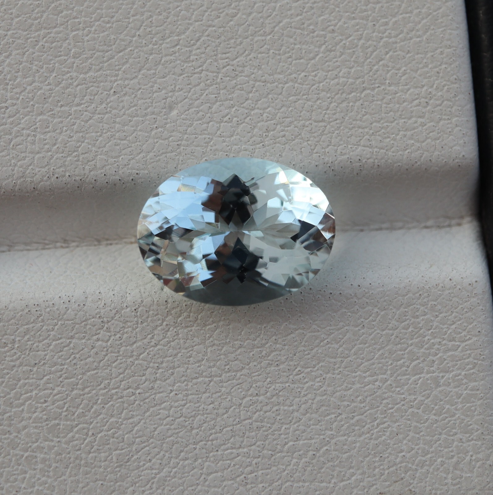 3.3 Cts 11.6×8.7 MM Natural Light Blue Aquamarine Faceted Oval Gemstone