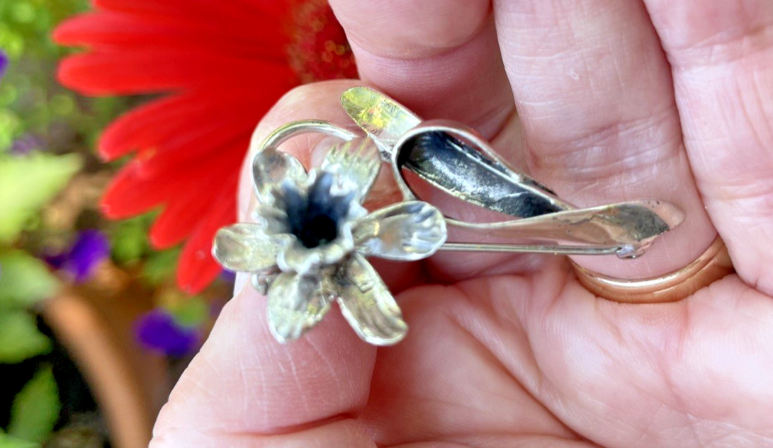 Sterling Silver Vintage Daffodil Jonquil Flower Brooch Pin-March Birthday flower
