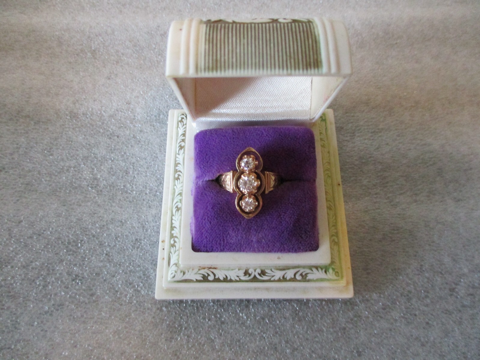 VTG 14K YELLOW GOLD (.30ct APPOX) DIAMOND RING 3 VERTICAL BUTTERCUP SZ 5.5/5.43g