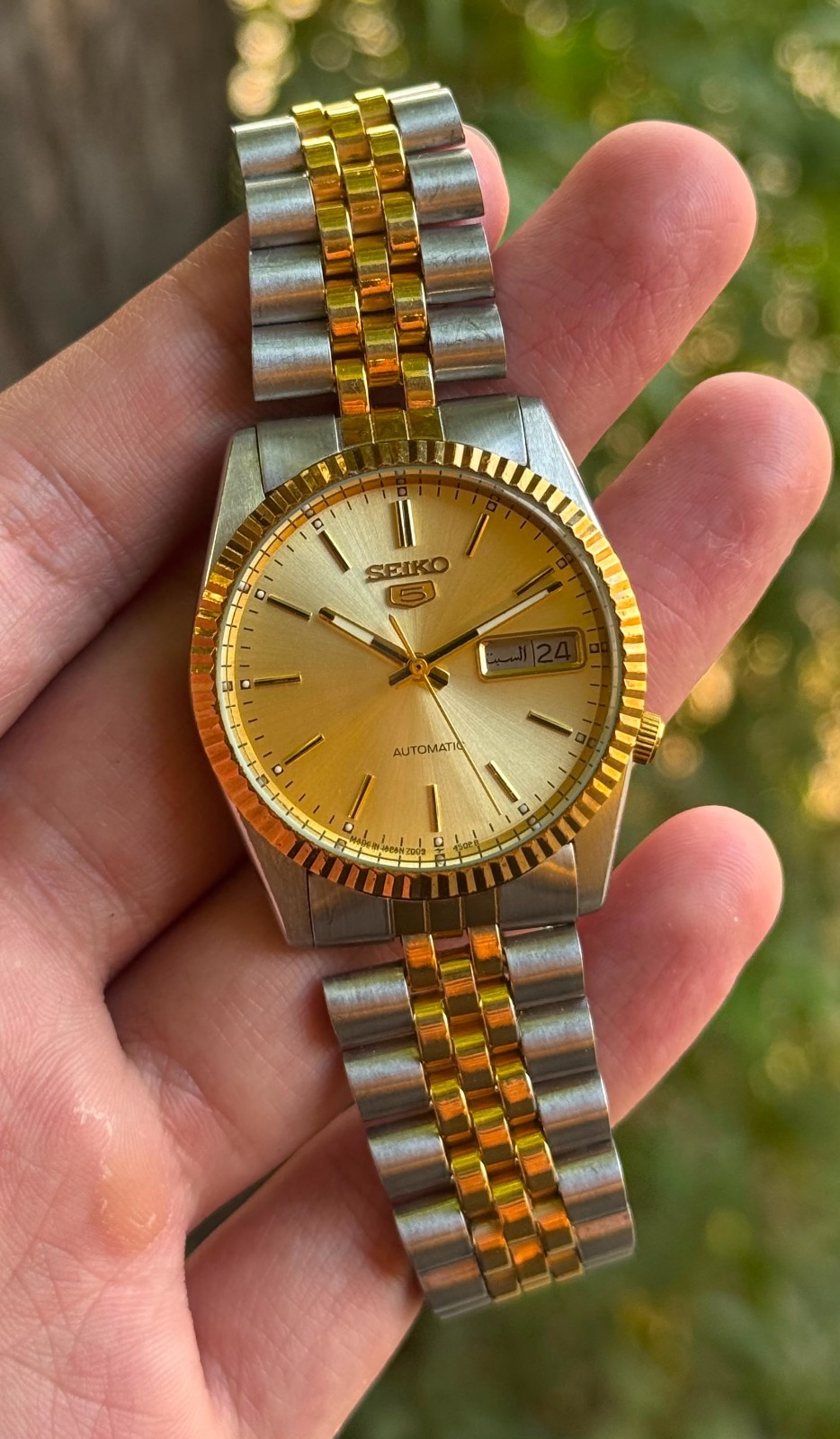 Seiko 5 Automatic 7009 Two Tone Fluted Bezel Men’s Wrist Watch Day Date Japan