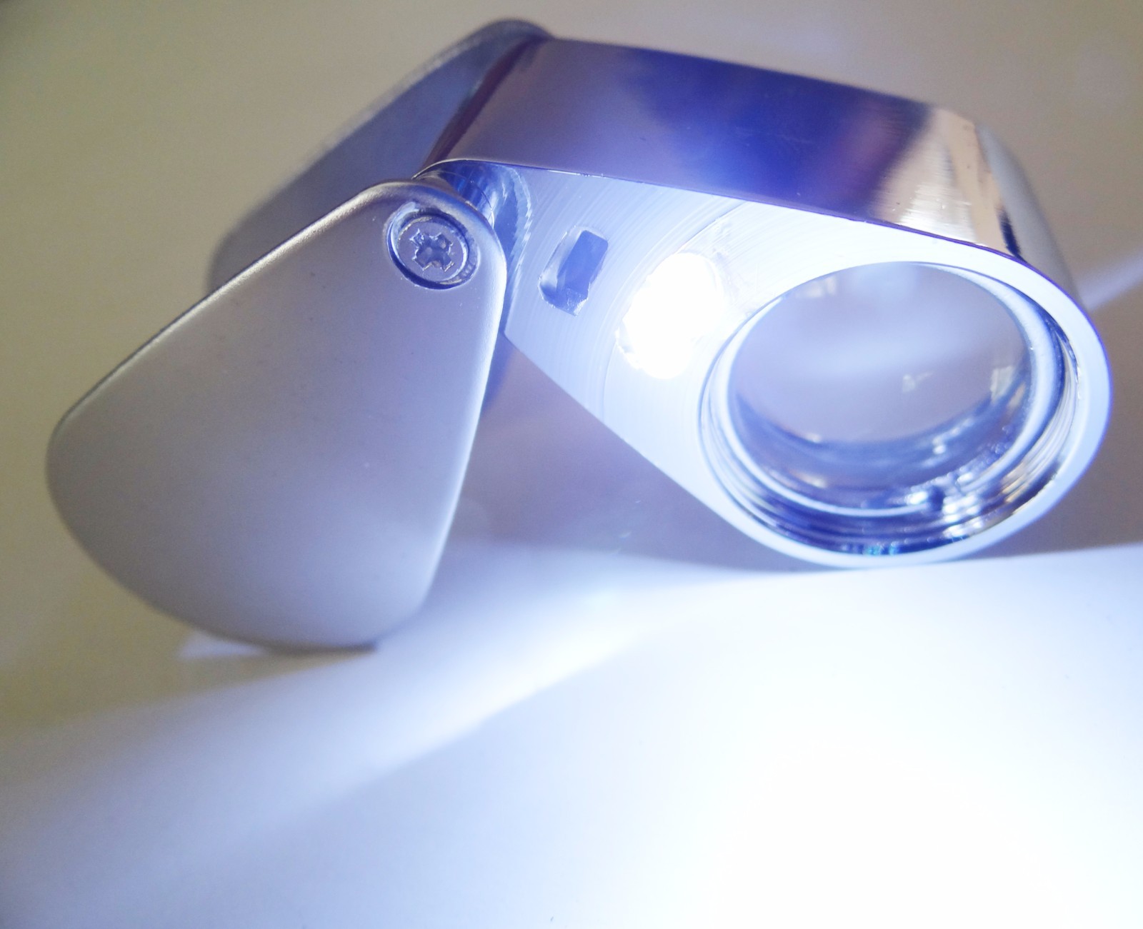 20X 21mm Lighted LED Illuminated Jewelers Jewelry Loupe Magnifying Glass Lens