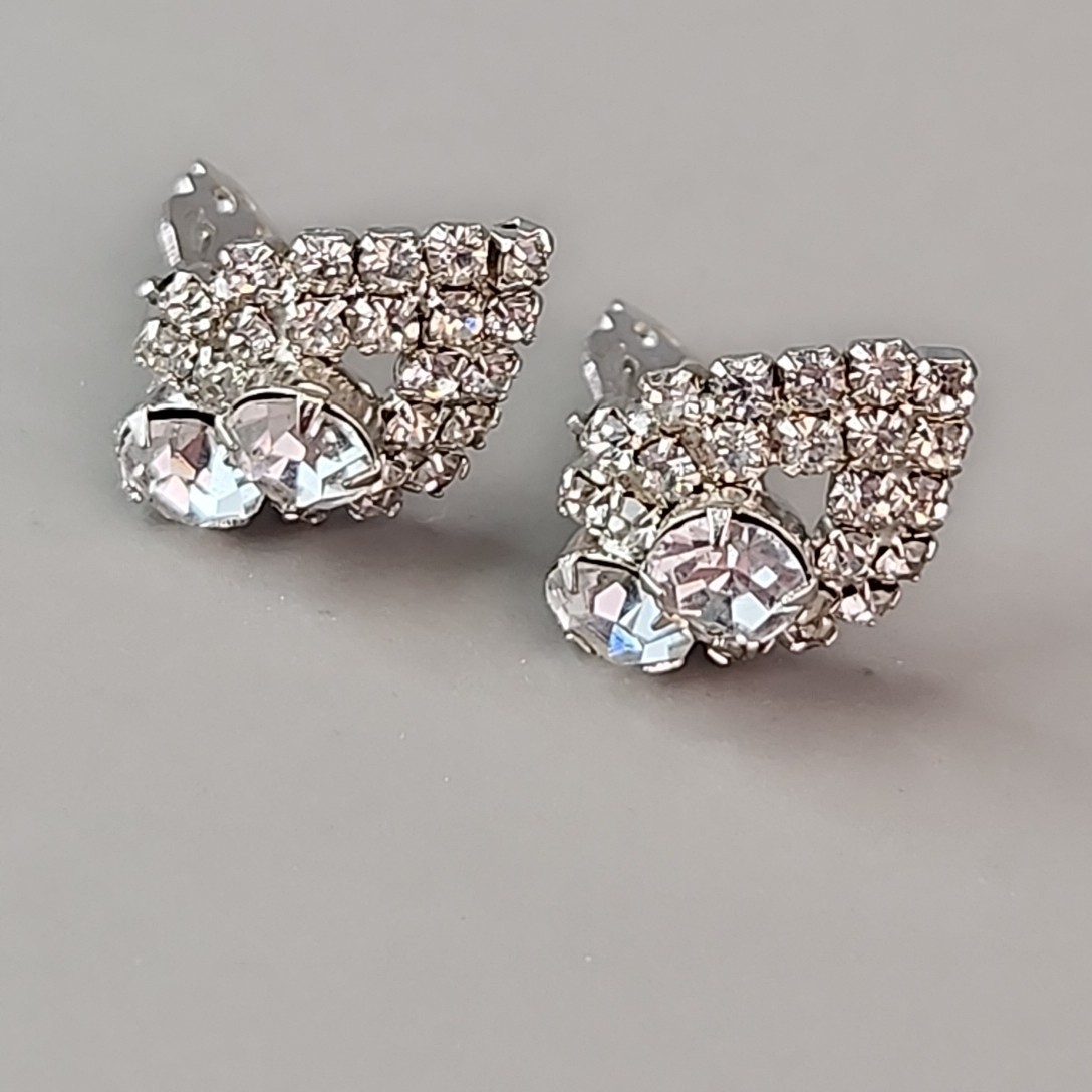 Vintage Rhinestone Clip On Earrings Clear Silver Tone Wedding Prom 1950s 2cm