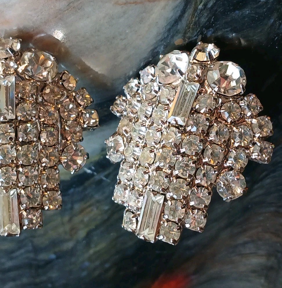 VTG Unsigned Designer Earrings ClipOn Clear Rhinestones Prong Set Art Deco Style